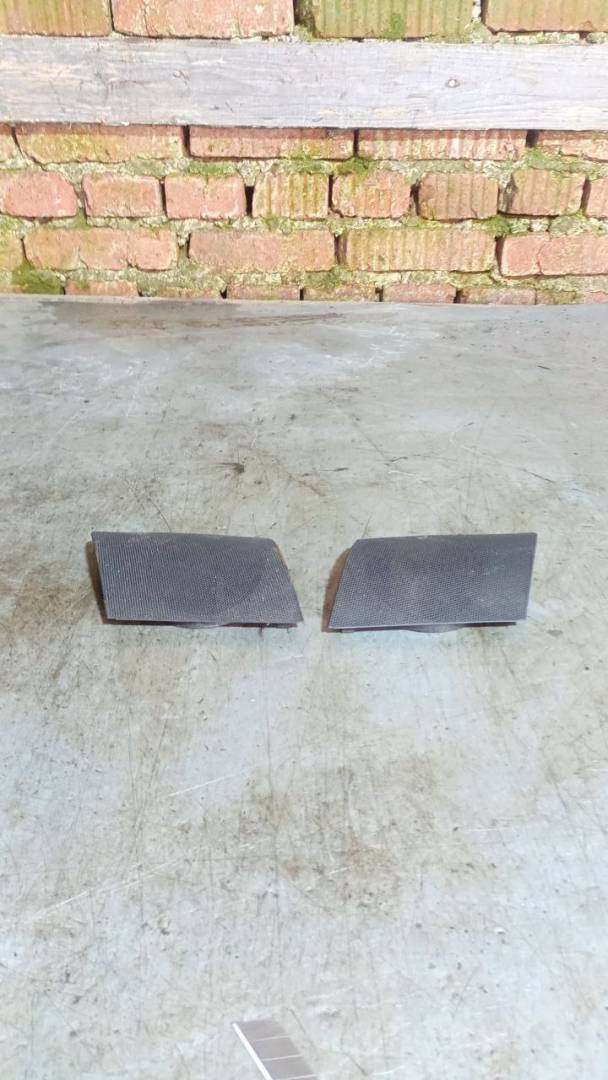 Накладка (сетка) динамика Toyota Aygo 1 поколение (2005 - 2008) - фото №1