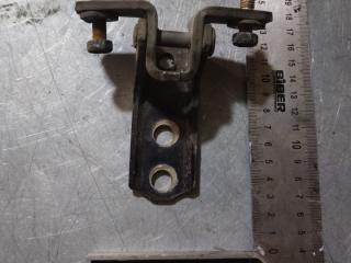 петля двери Mitsubishi Lancer 9 поколение (2003 - 2010), MR302270