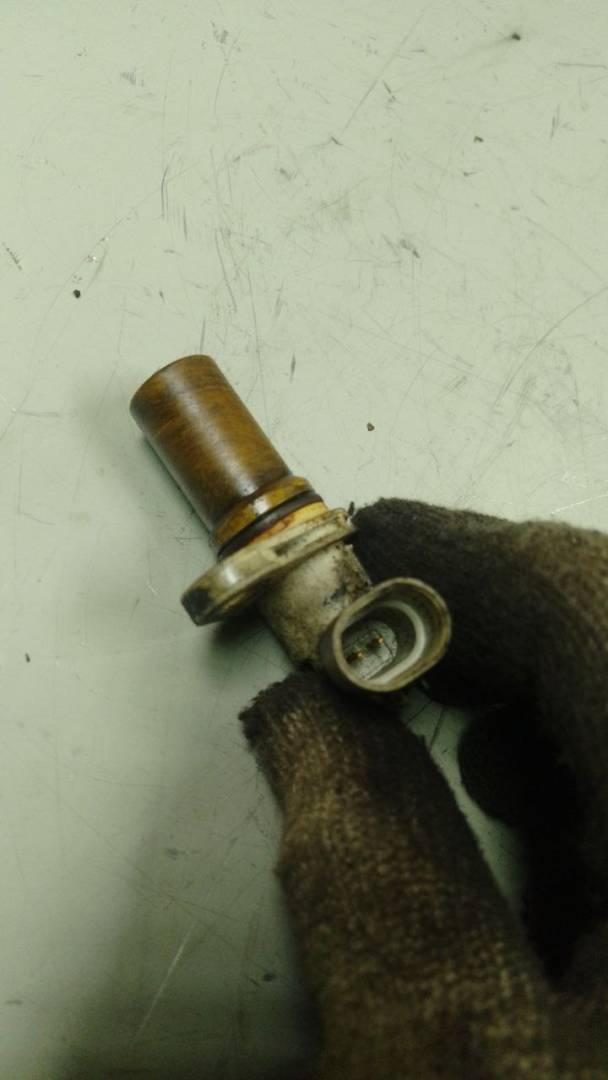 датчик коленвала Alfa Romeo 147 1 поколение (2000 - 2004), 1.9 л., дизель, 46798345 - фото №1