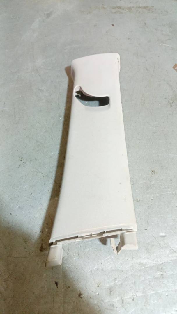 обшивка стойки центральной правой Toyota Aygo 1 поколение (2005 - 2008), 624110H010H - фото №1