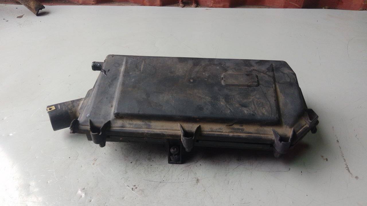 корпус воздушного фильтра Volkswagen Golf 4 поколение 2000, 1.4 л., бензин, 036129611AM, 036129620C - фото №1