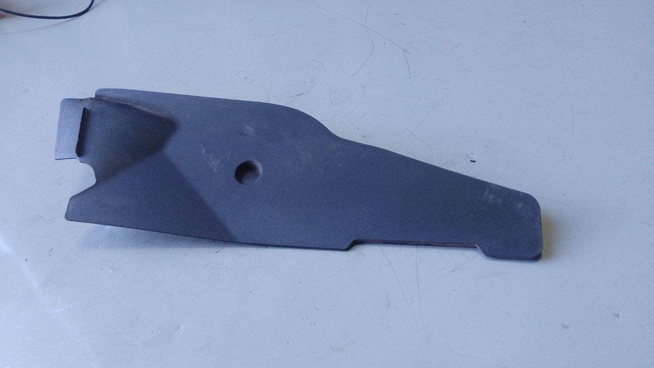 пластик Chrysler Pacifica 1 поколение (2003 - 2008), OIF87TRMAA, 39831A - фото №1