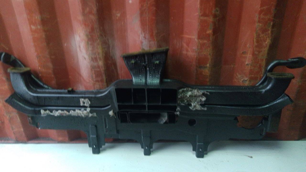 воздуховод (дефлектор) радиатора Dodge Caravan 4 поколение (2000 - 2007), P0ZQ381D5AC, TRLCQ2285A0110 - фото №1