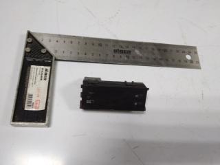 часы Mitsubishi Lancer 9 поколение (2003 - 2010), E13020748