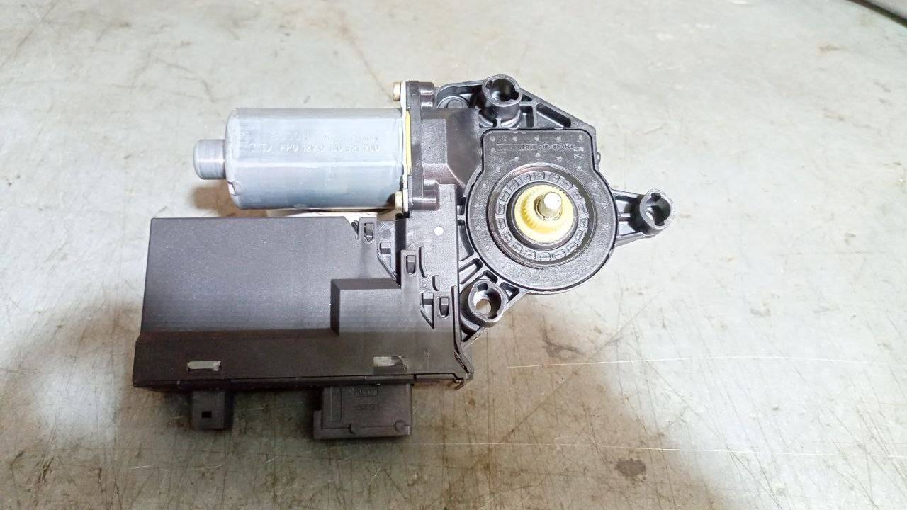 моторчик стеклоподъемника передний правый Peugeot 307 1 поколение (2001 - 2005), хетчбэк 5 дв., 9634457480, 0130821766, 990829100, A90829033, 130821766 - фото №1