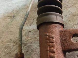 цилиндр сцепления главный Mitsubishi Carisma 1 поколение (1995 - 1999), 1.8 л., бензин, МКПП