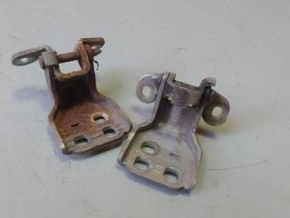 петля двери Chrysler Pacifica 1 поколение (2003 - 2008)