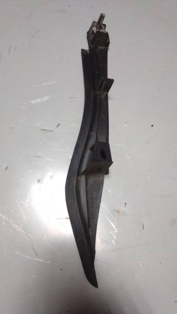 молдинг переднего бампера Chrysler Voyager 3 поколение (1995 - 2001), 05028235AA - фото №1