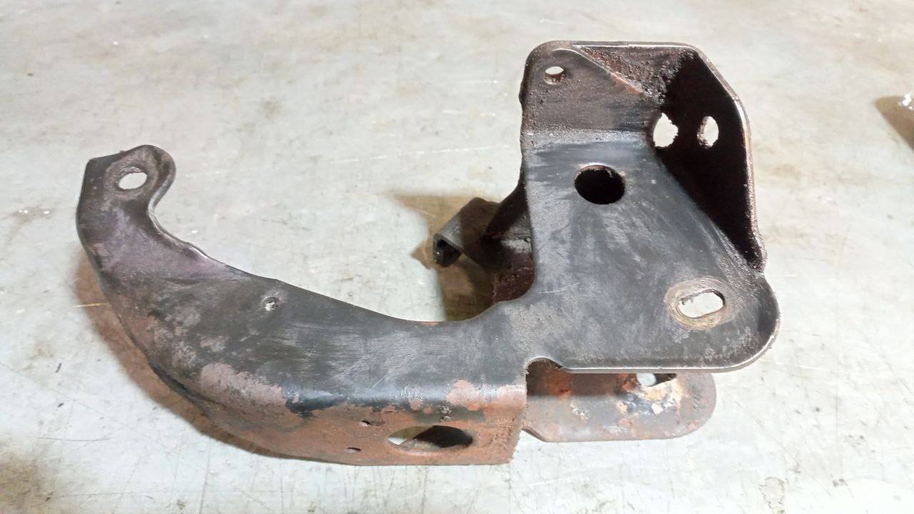 кронштейн двигателя Dodge Caravan 4 поколение (2000 - 2007), 3.8 л., бензин - фото №1