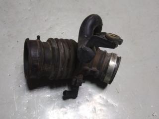 патрубок воздушного фильтра Nissan Almera N16 2000, 1.8 л., бензин