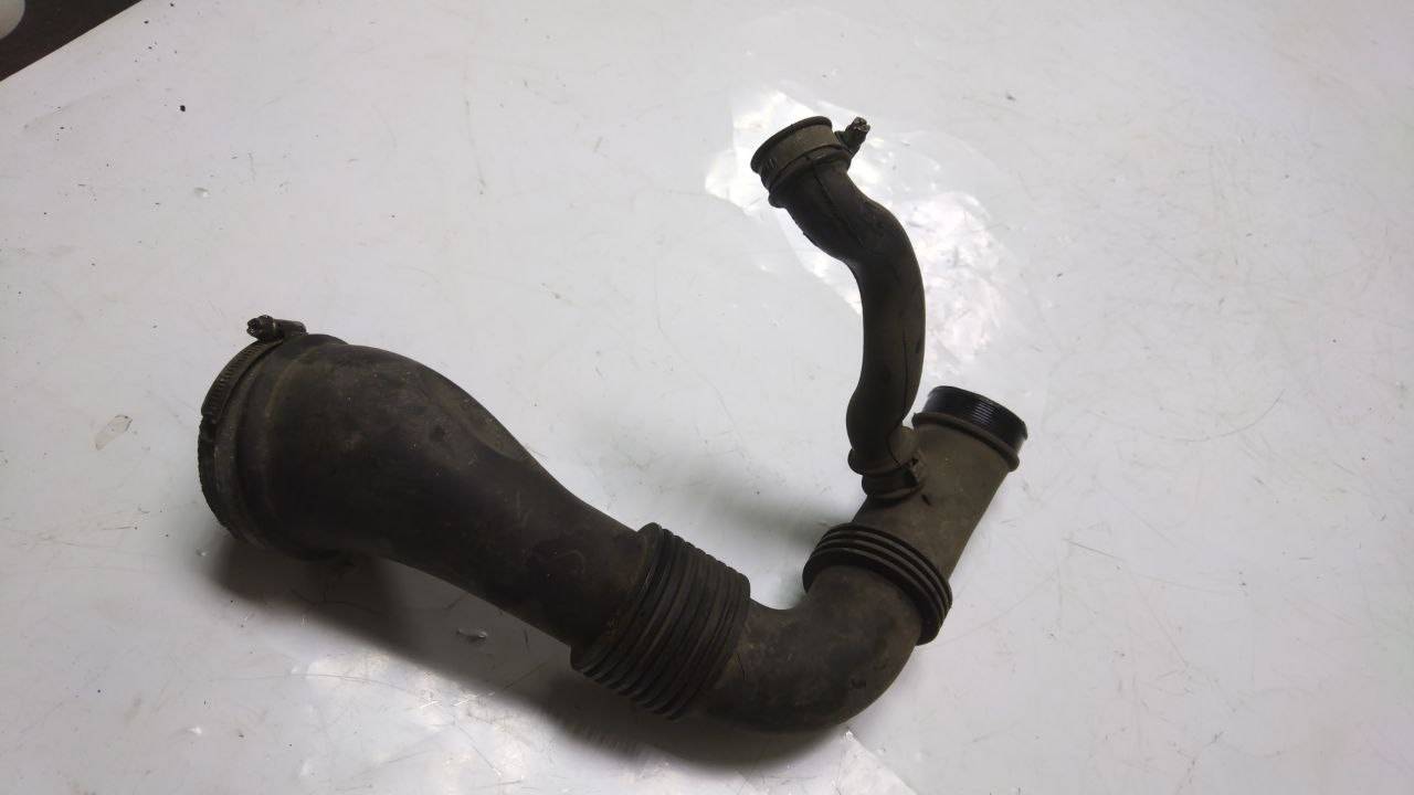 патрубок воздушного фильтра Ford Focus 2 поколение (2004 - 2008), 1.8 л., дизель, 4M519A673AE - фото №1