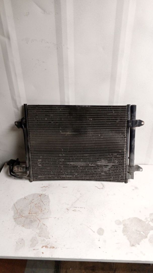 радиатор кондиционера Volkswagen Touran 1 поколение (2003 - 2006), 1.8 л., бензин, АКПП, 1T0298403, 1TO298403 - фото №1