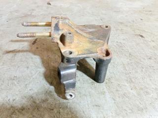 кронштейн двигателя Mitsubishi Carisma 1 поколение (1995 - 1999), 1.8 л., бензин