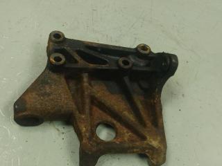 кронштейн компрессора кондиционера Mazda Premacy 2 поколение (2005 - 2007), 2.0 л., дизель