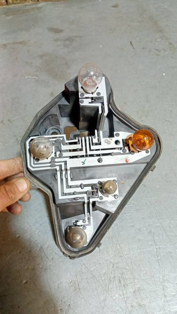 панель заднего фонаря Peugeot 207 1 поколение (2006 - 2009) - фото №1