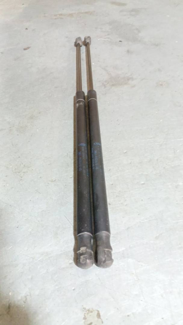 амортизатор крышки багажника (3-5 двери) Ford C-Max 2 поколение (2010 - 2015), 3M51-12406APO-AB - фото №1