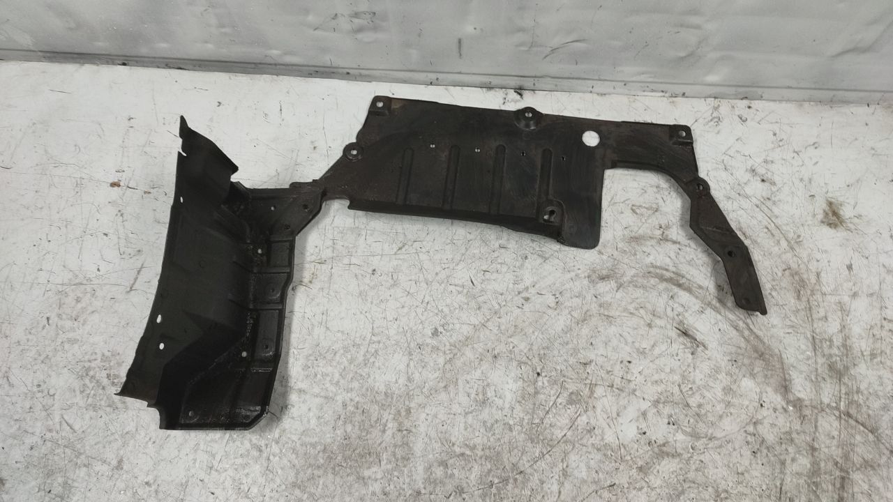 пыльник двигателя Mitsubishi Lancer 10 поколение 2010, 1.8 л., бензин, МКПП - фото №1