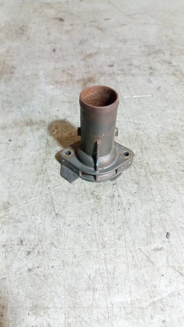 корпус термостата Dodge Caravan 4 поколение (2000 - 2007), 3.8 л., бензин - фото №1