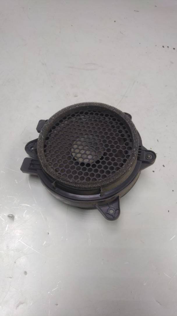 динамик двери Chrysler Pacifica 1 поколение (2003 - 2008), 04685967AD - фото №1