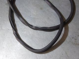 уплотнитель двери Volkswagen Golf Plus 1 поколение (2005 - 2009), 5M0867913B