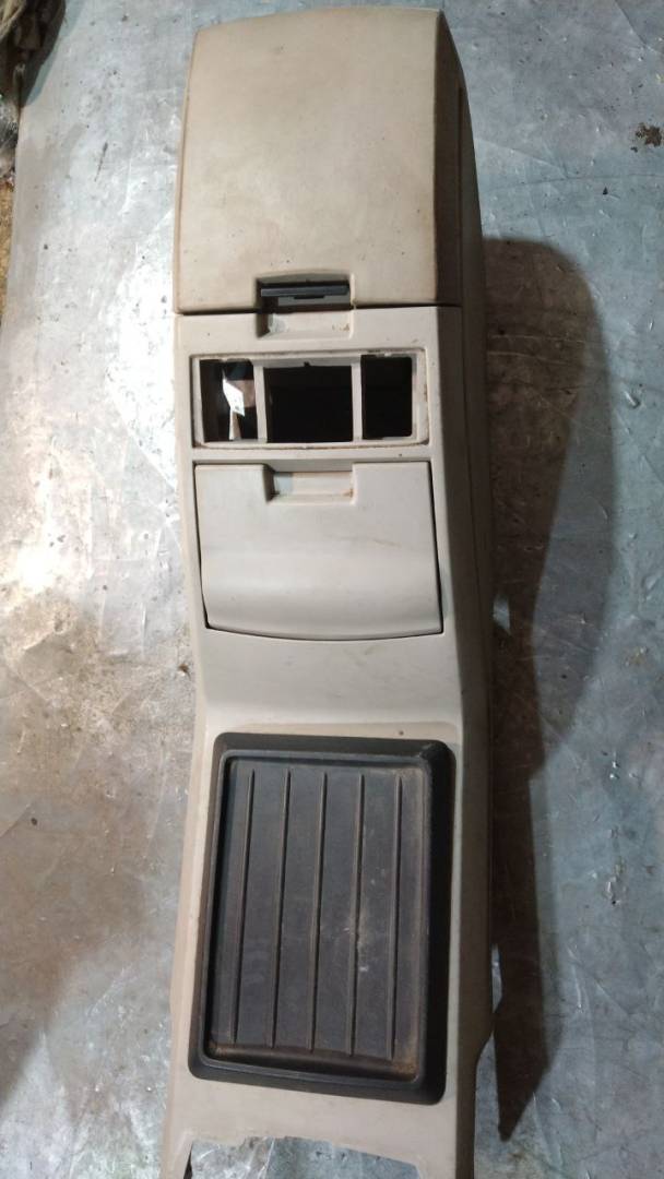 консоль салона (центральная часть) Chrysler Pacifica 1 поколение (2003 - 2008), OYV08TRMAC, 0YV08TRMAC, 1002156AA - фото №1