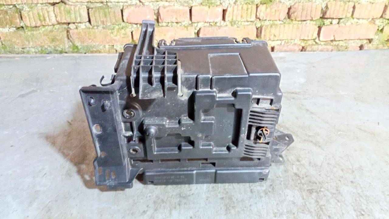 полка аккумулятора Peugeot 207 1 поколение (2006 - 2009), 1.6 л., дизель, 9686203780, 85187LS, 26357F - фото №1