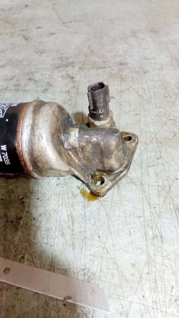 кронштейн масляного фильтра Dodge Caravan 4 поколение (2000 - 2007), 3.8 л., бензин - фото №1