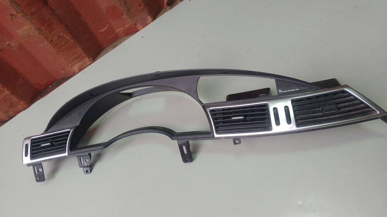 накладка на торпедо (консоль) Chrysler Pacifica 1 поколение (2003 - 2008), OWC07TRMAB, 45897366 - фото №1