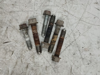 болт Mitsubishi Lancer 10 поколение 2010, 1.8 л., бензин, МКПП