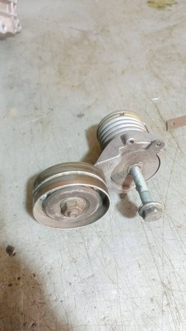 ролик натяжителя Skoda Fabia 1 поколение (6Y) (1999 - 2004), 1.4 л., бензин - фото №1