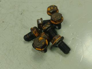 болт двигателя Subaru Legacy 3 поколение (1998 - 2003), 2.5 л., бензин