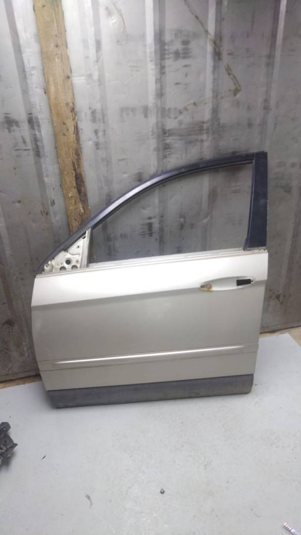 дверь передняя левая Chrysler Pacifica 1 поколение (2003 - 2008) - фото №1