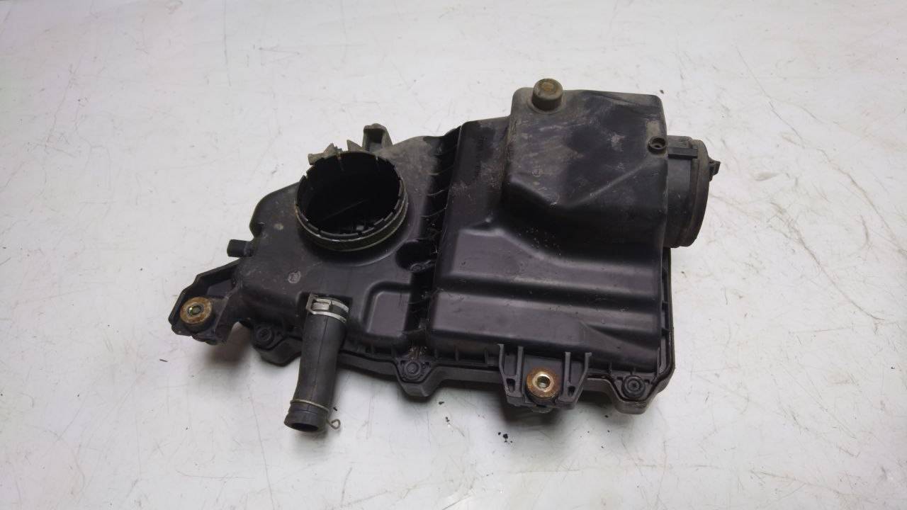 корпус воздушного фильтра Honda Civic 7 поколение (2000 - 2003), 1.6 л., бензин, седан, 8720060 - фото №1