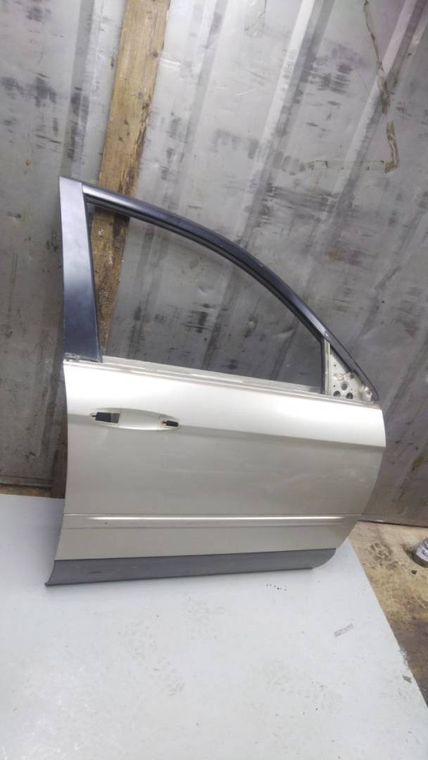 дверь передняя правая Chrysler Pacifica 1 поколение (2003 - 2008) - фото №1