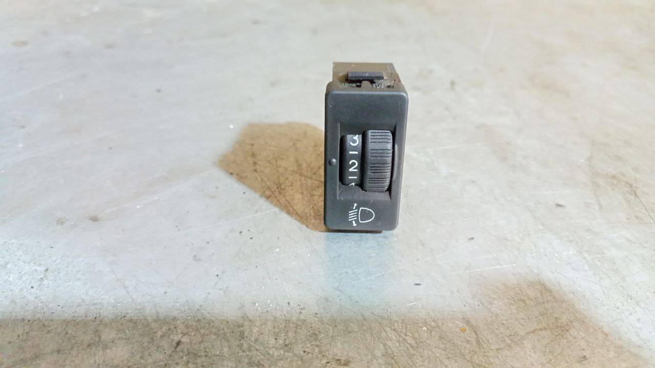 кнопка корректора фар Peugeot 307 1 поколение (2001 - 2005), 96384422XT, 96366692XT, 96476640XT - фото №1