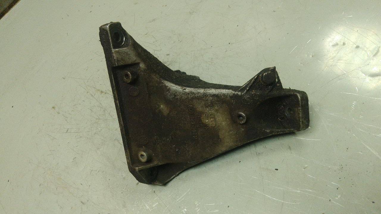 кронштейн двигателя Volkswagen Passat B5 (1996 - 2001), 1.6 л., бензин, 8D0199308M - фото №1