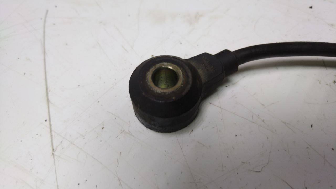 датчик детонации Volkswagen Passat B5 (1996 - 2001), 1.6 л., бензин - фото №1
