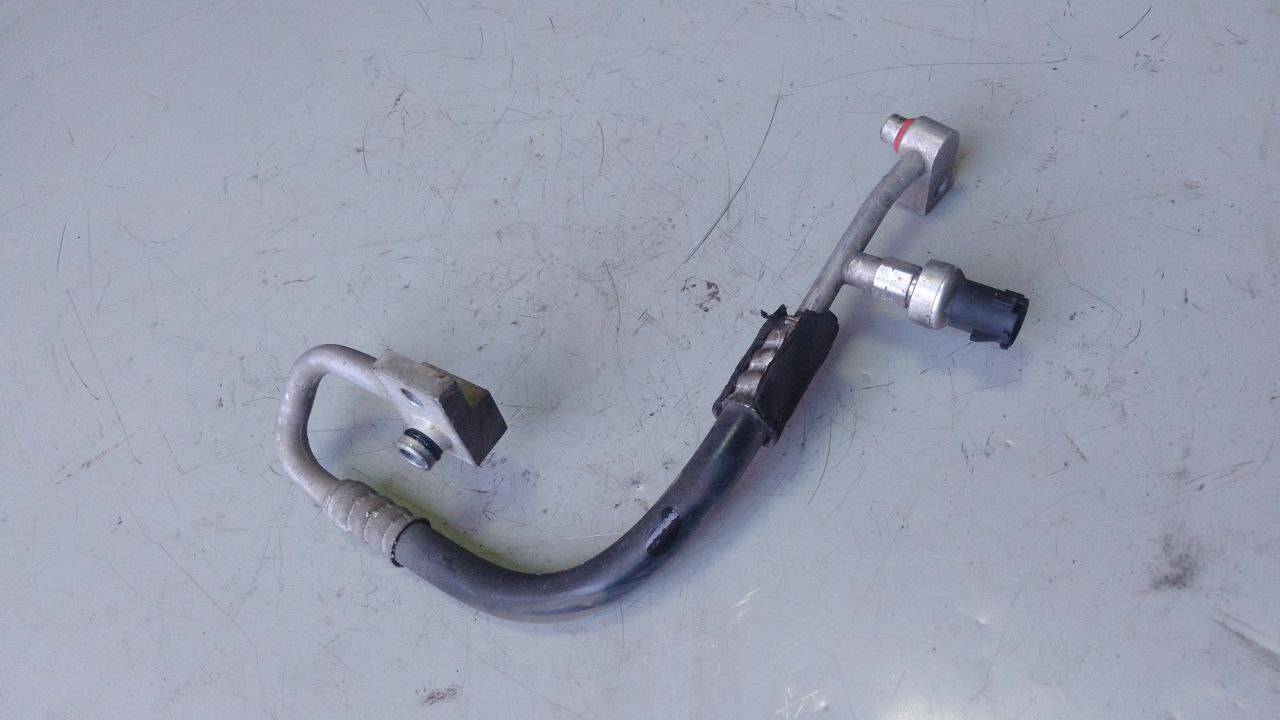 трубка кондиционера Dodge Caravan 4 поколение 2001 - фото №1