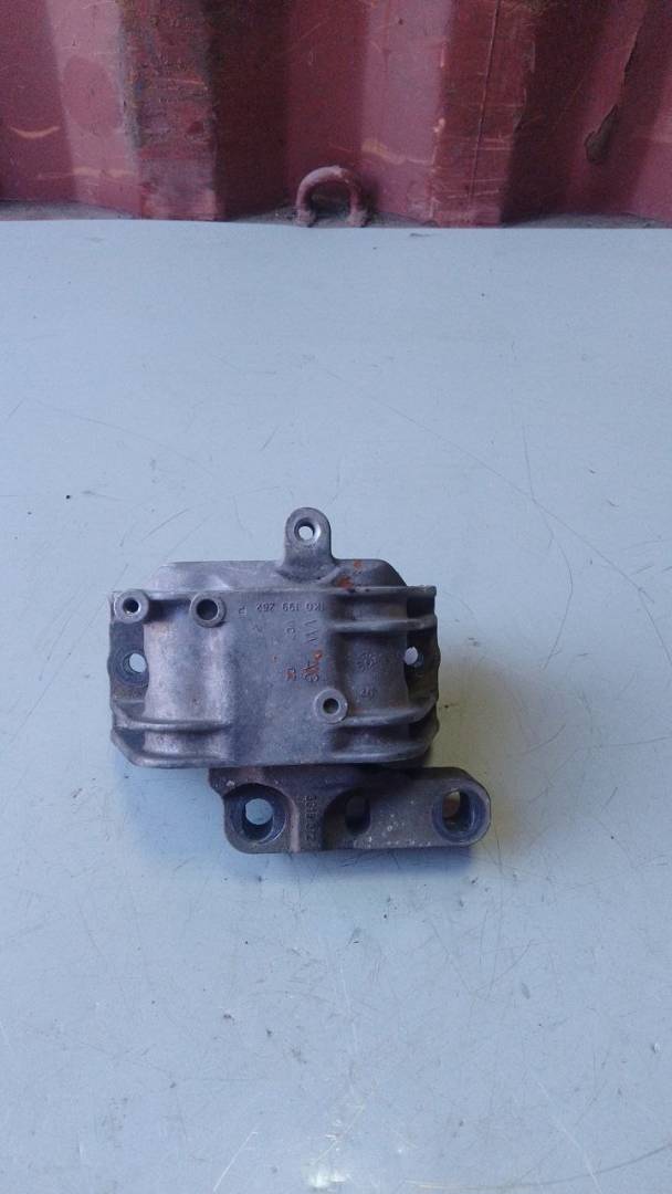 подушка крепления двигателя Volkswagen Passat B6 (2005 - 2010), 1K0199262P - фото №1