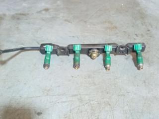 топливная рампа Toyota Yaris P1 (1999 - 2003), 1.3 л., бензин