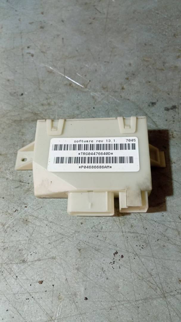 модуль управления двери Dodge Caravan 4 поколение (2000 - 2007), P04686686AM, TRG04476640D - фото №1