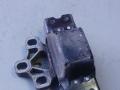 подушка крепления двигателя Volkswagen Passat B6 (2005 - 2010), 3C0199555AA - фото №3