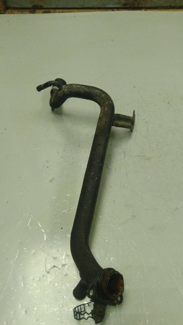 трубка охлаждающей жидкости Audi A4 B5 (1994 - 1999), 1.8 л., бензин, 8D0399114L - фото №1