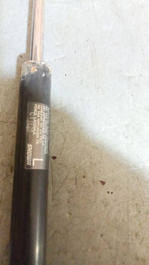 амортизатор крышки багажника (3-5 двери) Honda Civic 7 поколение (2000 - 2003) - фото №1