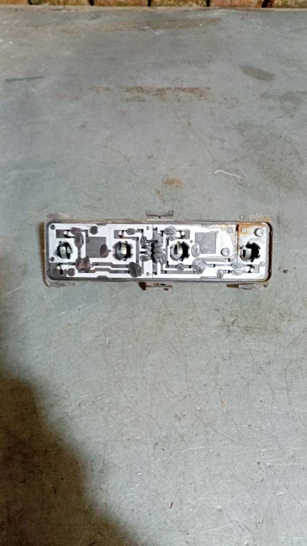 панель заднего фонаря Chrysler Voyager 4 поколение (2001 - 2004) - фото №1