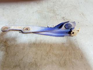 петля капота правая Toyota Yaris P1 (1999 - 2003), хетчбэк 3 дв.