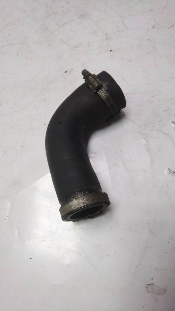 патрубок интеркулера Ford Focus 2 поколение (2004 - 2008), 1.8 л., дизель, 1496238 - фото №1