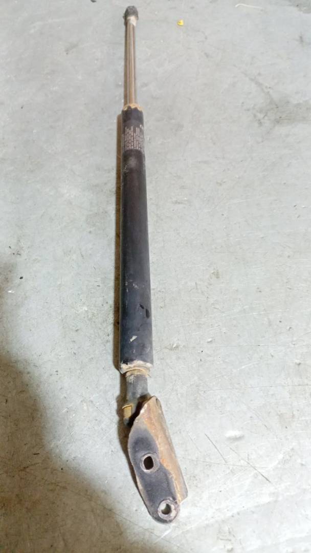 амортизатор крышки багажника (3-5 двери) Honda Civic 7 поколение (2000 - 2003) - фото №1