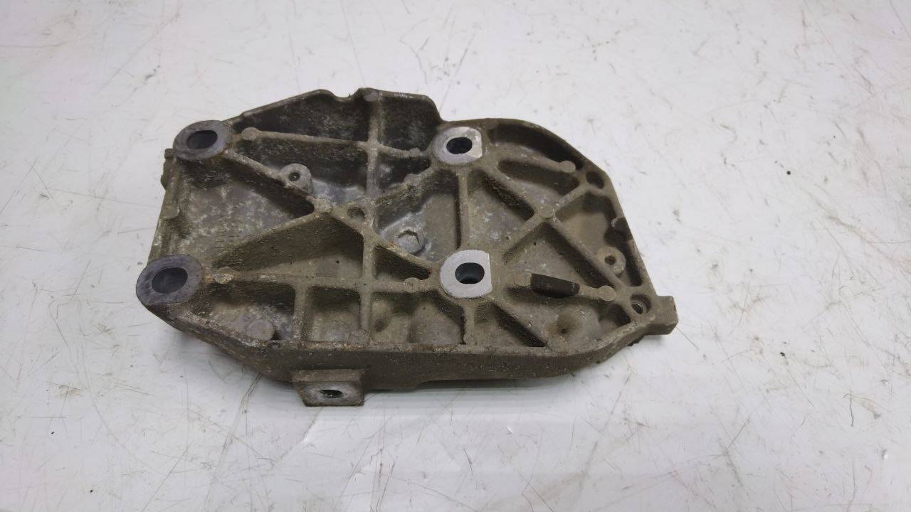 кронштейн компрессора кондиционера Honda Civic 7 поколение 2001, 1.6 л., бензин - фото №1