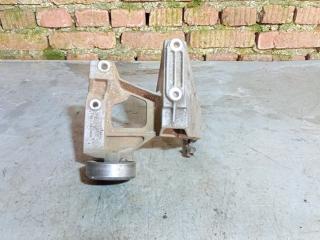 кронштейн генератора Dodge Caravan 3 поколение (1995 - 2000), 3.0 л., бензин, 04861132AA, 04861132AAB